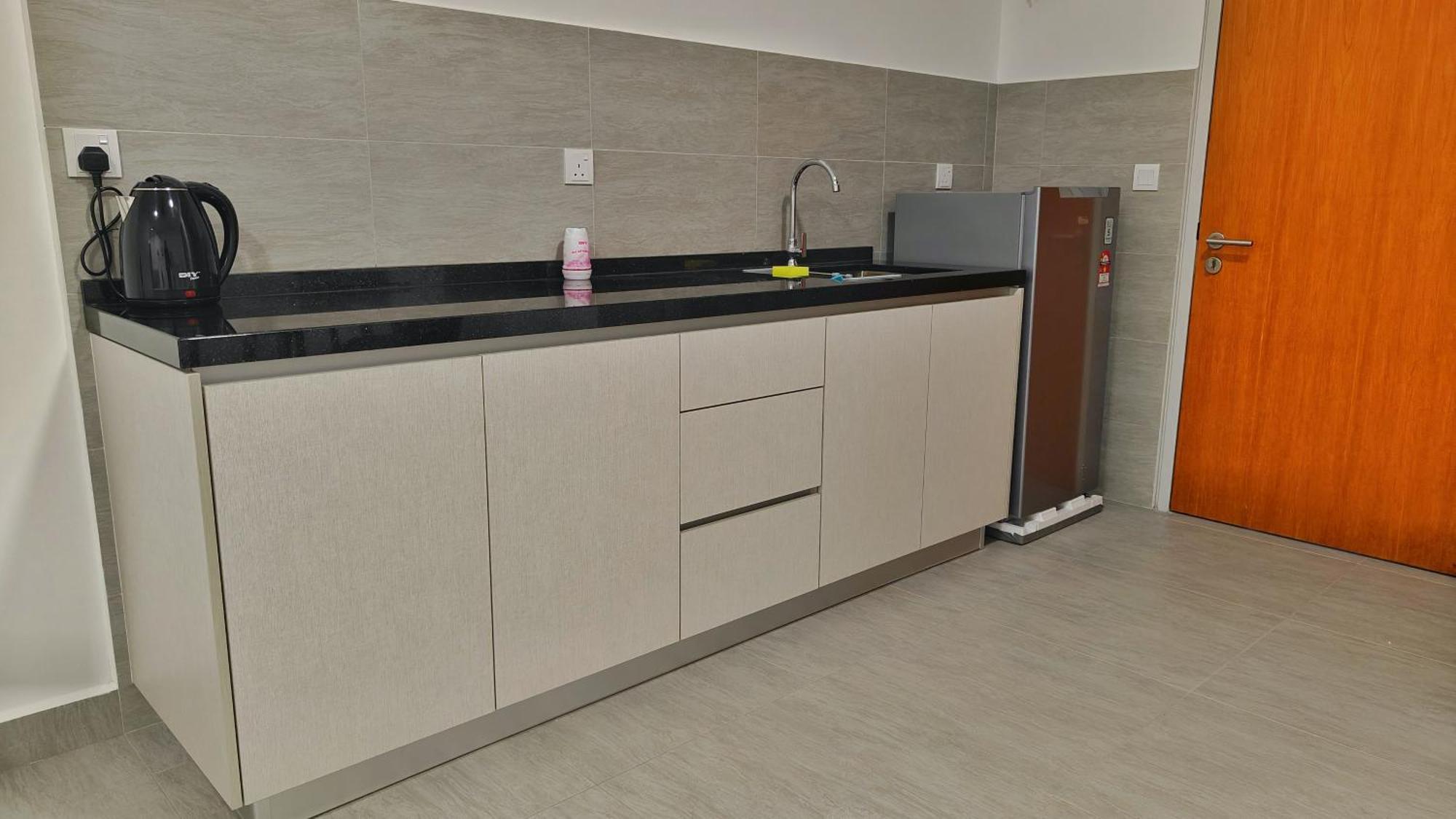 Allbes Sunsuria Forum Soho Apartment *